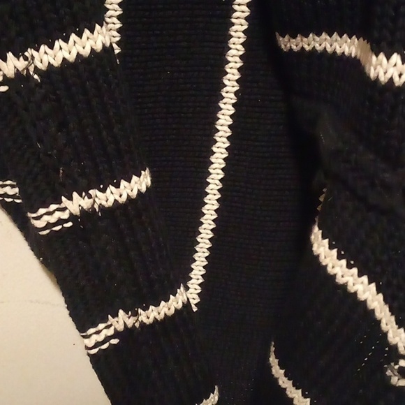 NWOT - Theory Knit Navy Blue & White Striped Short Sleeve Pullover Top - Medium - Picture 4 of 6